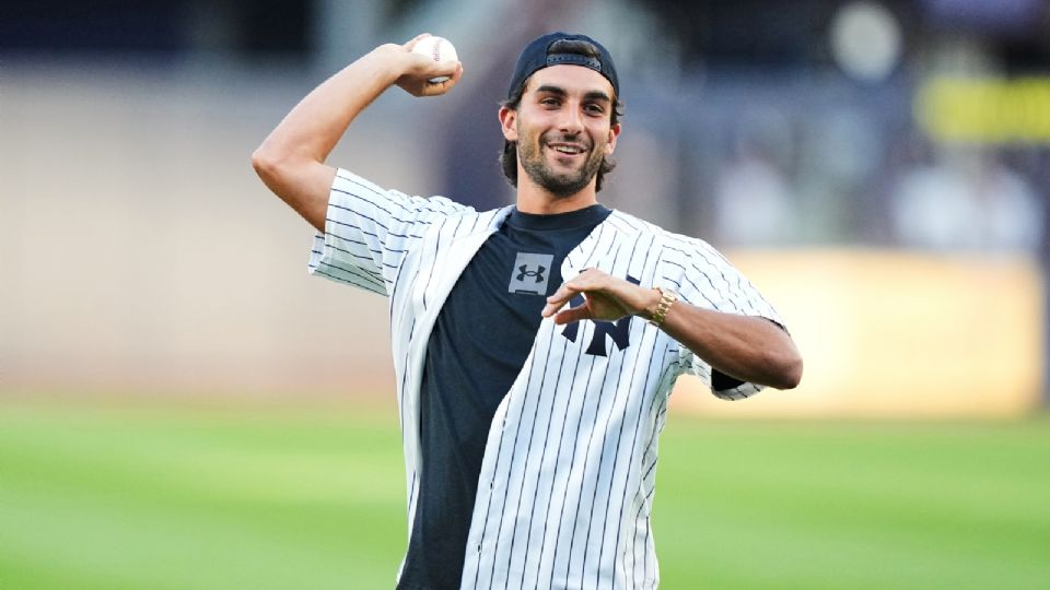 Ferran Torres, héroe de España en la Final del Mundial, lanza primera bola en Yankee Stadium en juego de la MLB