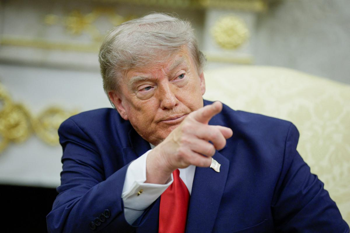 Trump niega escasez de municiones en EU y amenaza con cárcel a filtradores