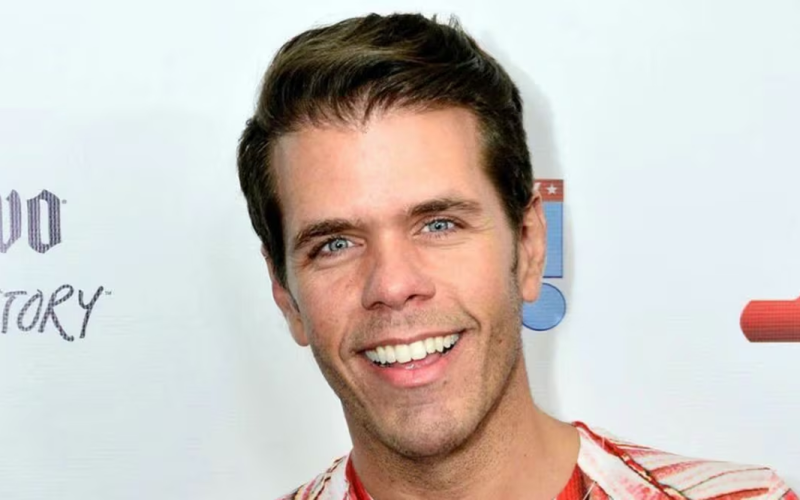 Perez Hilton recupera el habla; su familia asegura que ya puede comunicarse tras presunto episodio de aut0lesi*n