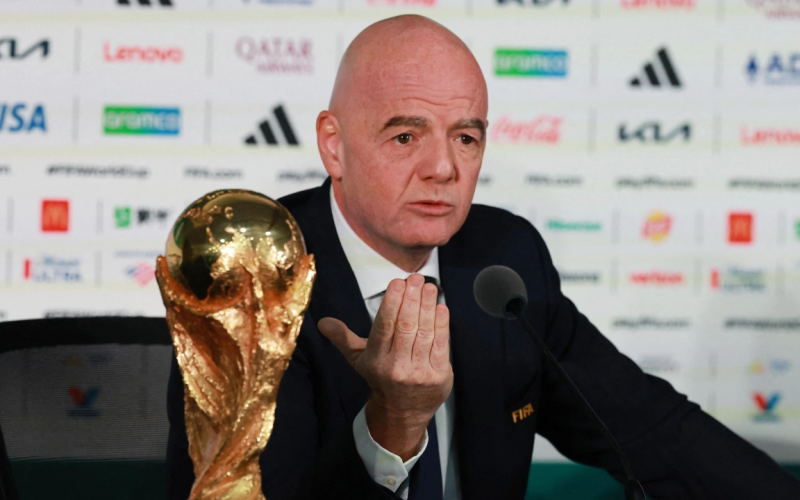 Exejecutivo del COI cuestiona liderazgo de Gianni Infantino