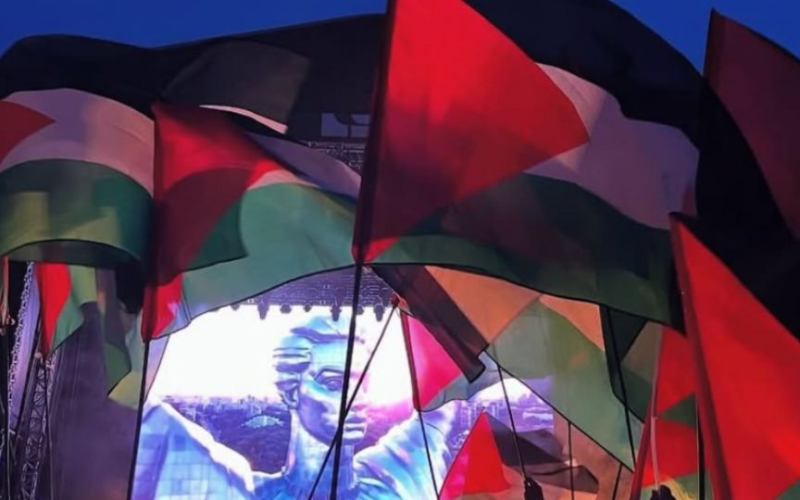 Singapur prohíbe a Massive Attack tras mostrar bandera palestina