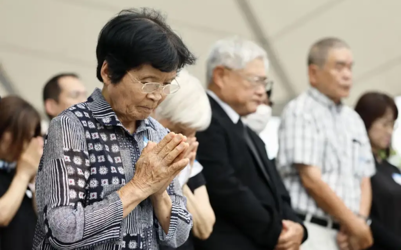 Nagasaki conmemora el 81 aniversario de la bomba atómica; alcalde dice que disuasión aumenta riesgo