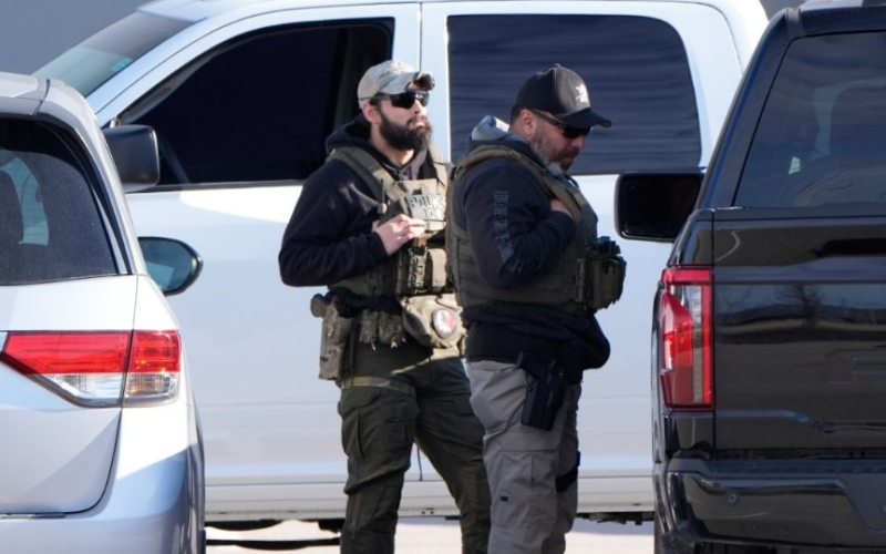 ICE prevé que todos sus agentes en campo porten cámaras corporales a finales de agosto