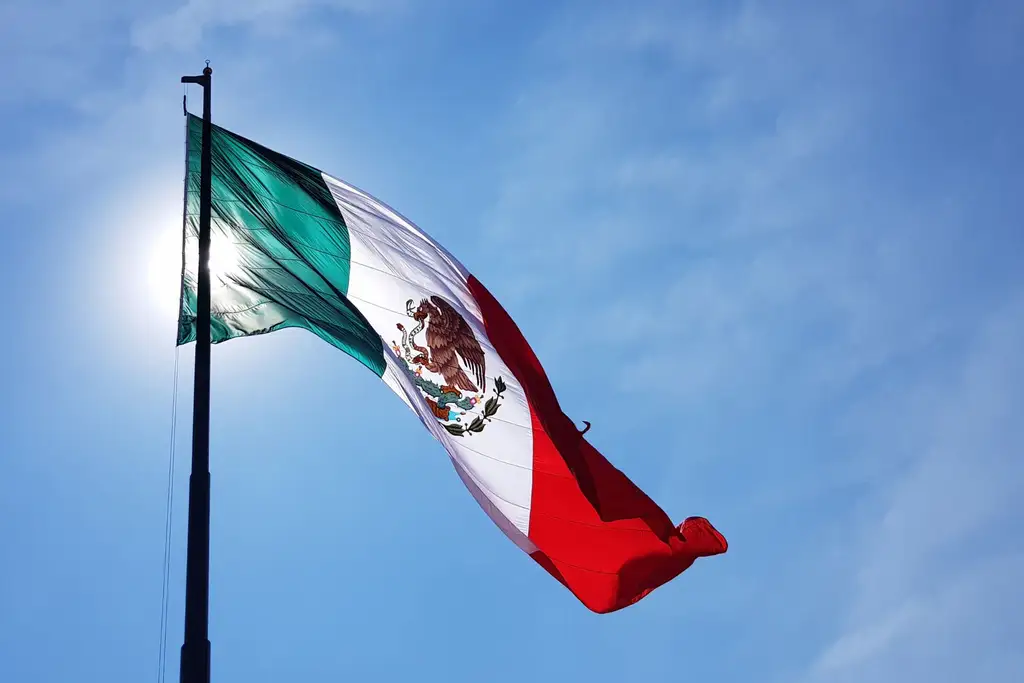 ¿Cambian los honores a la Bandera? Esto se sabe antes del ciclo escolar 2026-2027