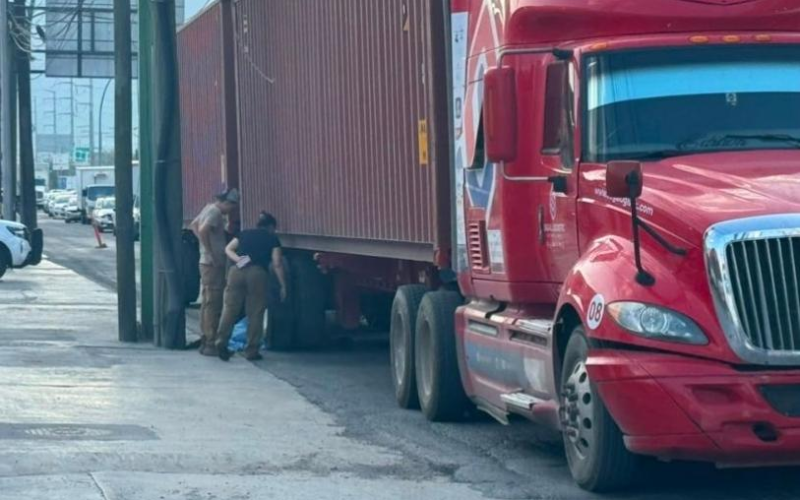 Vinculan a proceso a joven que empujó a adulto mayor y murió arrollado por un tráiler en Monterrey
