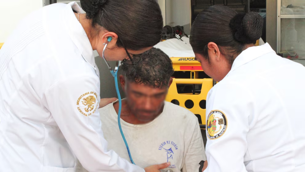 Salió a pescar en Acapulco y no regresó por días: la Marina lo encontró vivo en alta mar