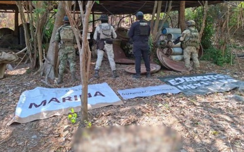 Marina localiza y neutraliza laboratorio clandestino para fabricar drogas en Lázaro Cárdenas, Michoacán