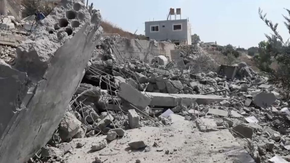 Israel ataca un edificio con civiles en Líbano tras acusar a Hezbolá de violar el alto al fuego