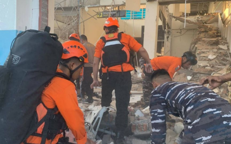 Se registra otro terremoto en Indonesia tras fuerte sismo de magnitud 7.7 que dejó 47 fallecidos