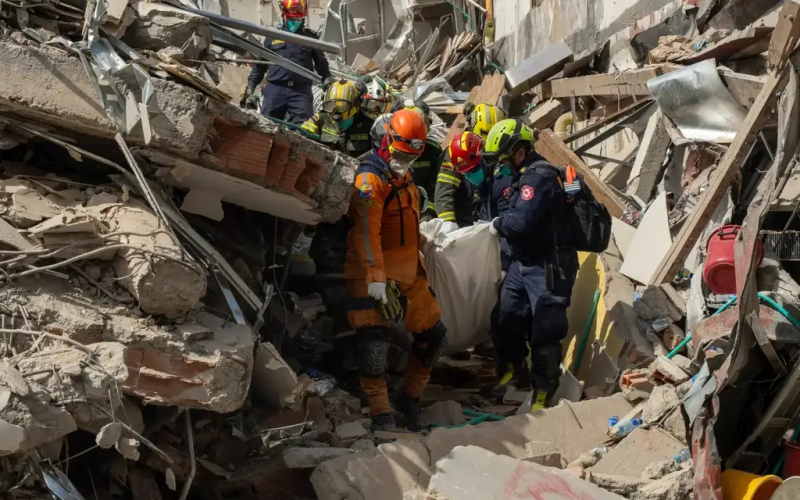 De la Espriella pide a Trump que suspenda los aranceles a Colombia para ayudar a la recuperación tras el terremoto