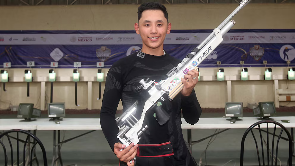 Edson Ramírez apunta a conseguir el boleto olímpico en tiro deportivo