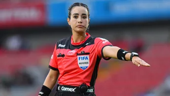 Katia Itzel García lanza mensajes tras críticas por su arbitraje en el Gallos vs Tigres: «¿Es periodismo o amarillismo?”