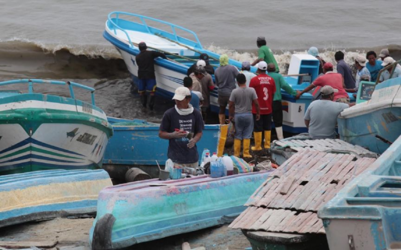 Pescadores de Ecuador viven asediados por las amenaz4s de cárteles de la dr*ga y ataques de EU
