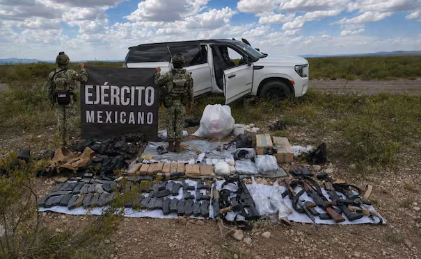Ejército detiene a cuatro personas en Durango; asegura 12 armas de fuego, municiones y dr*ga