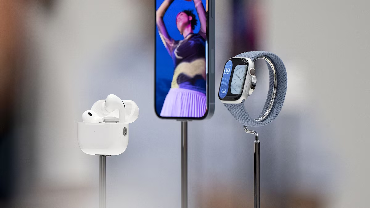 Apple filtra 4 nuevos productos: Así funcionarían los AirPods con cámara que serán los ‘ojos’ de Siri