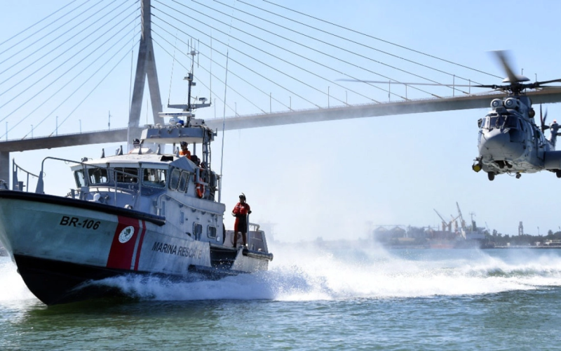 México lanza operación de rescate de una embarcación con 19 migrantes cubanos