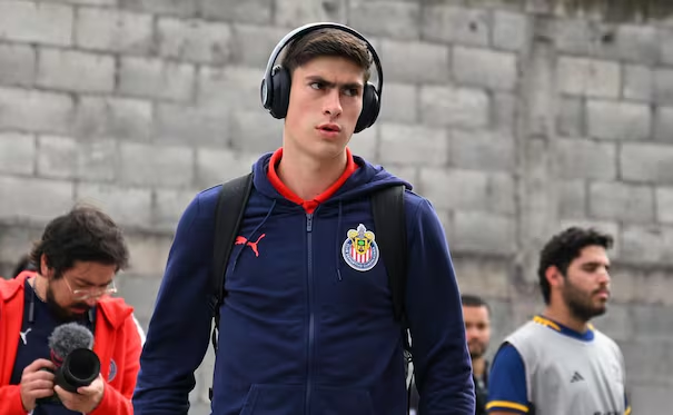 ‘Hormiga’ González se despide de las Chivas al borde de las lágrimas: «Los quiero mucho»
