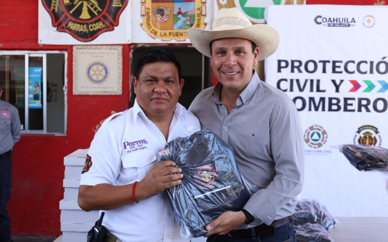 Refuerza Parras operatividad del Cuerpo de Bomberos