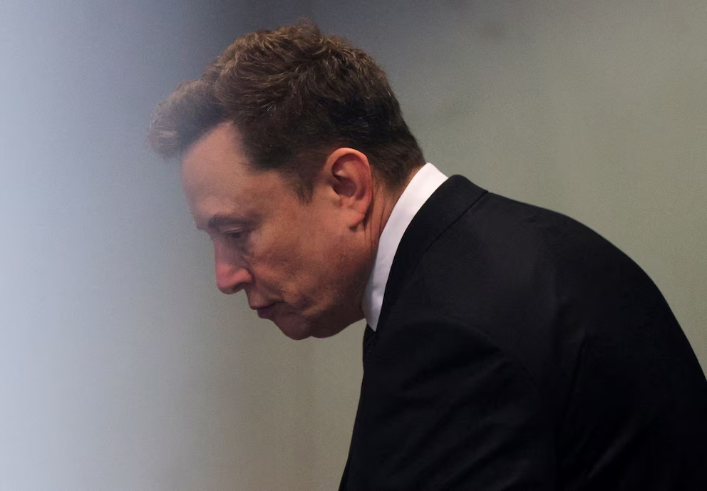 Elon Musk dice que los celulares desaparecerán en cinco años y este es el dispositivo que los remplazará