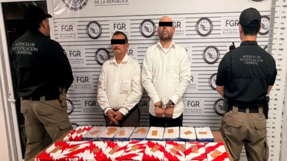 Caen dos sujetos en Sonora por tráfico de dr*ga; les decomisan f*ntanilo y h*roína escondido en un camión