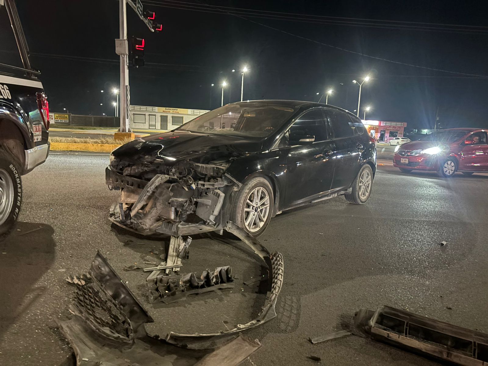Brutal choque en moto deja 2 jóvenes heridos