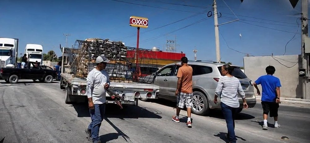 Muere hombre en bloqueo vial
