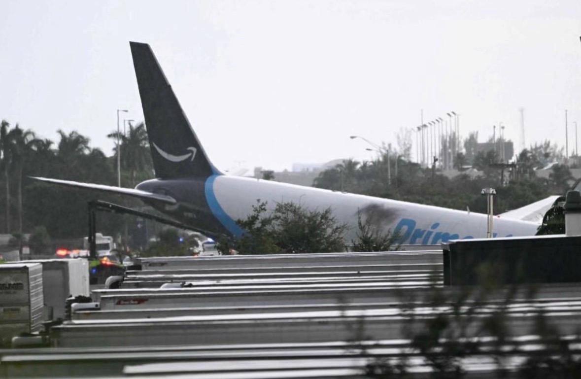 Fallecen 5 al accidentarse avión de Amazon en pista