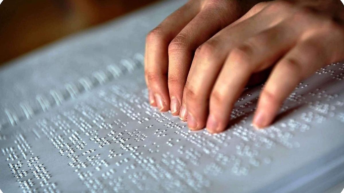 Adoptan menús de Braille en restaurantes de Coahuila