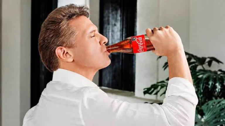 Exigen suspender publicidad de Luism por Coca Cola 100 Años