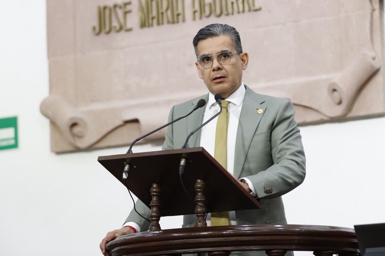 Pide Diputado protección a los usuarios de estacionamientos
