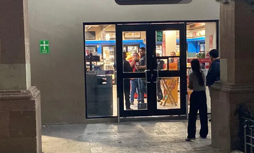 Muere trabajadora en tienda de conveniencia