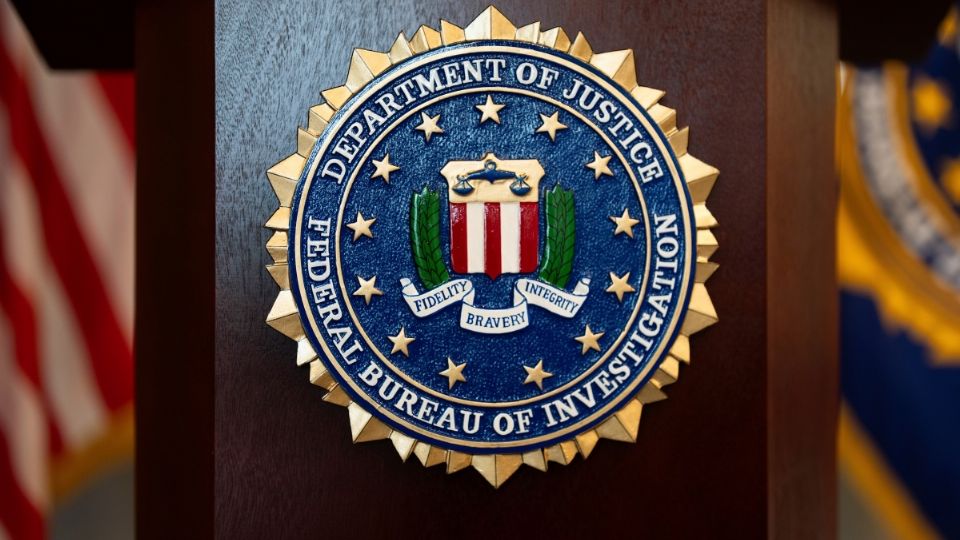FBI flexibiliza contrataciones; anuncia empleará usuarios de servicios sexuales