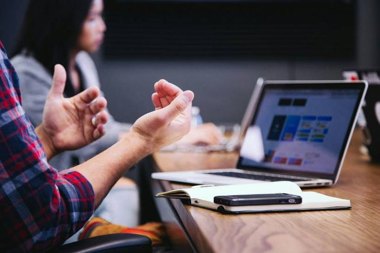 Preparación laboral 2026: Por qué las empresas deben automatizar su registro de jornadas