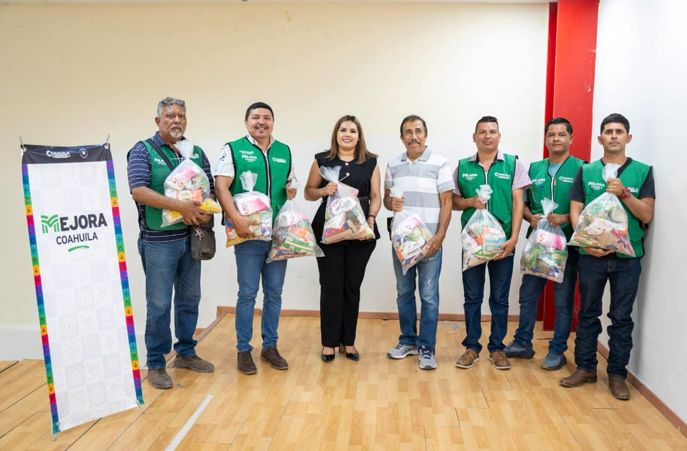 Entregan apoyo alimentario a pensionados de Castaños