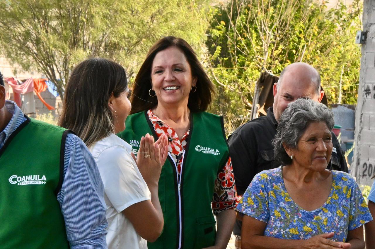 Impulsa Sari alumbrado para la Colonia Vanessa Guerrero.