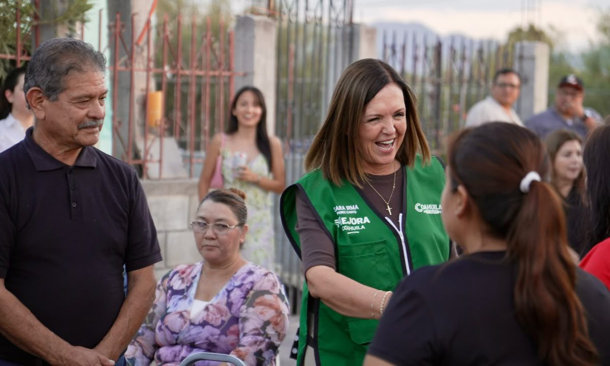 CUMPLE SARI PÉREZ CON ENTREGA DE BANQUETAS