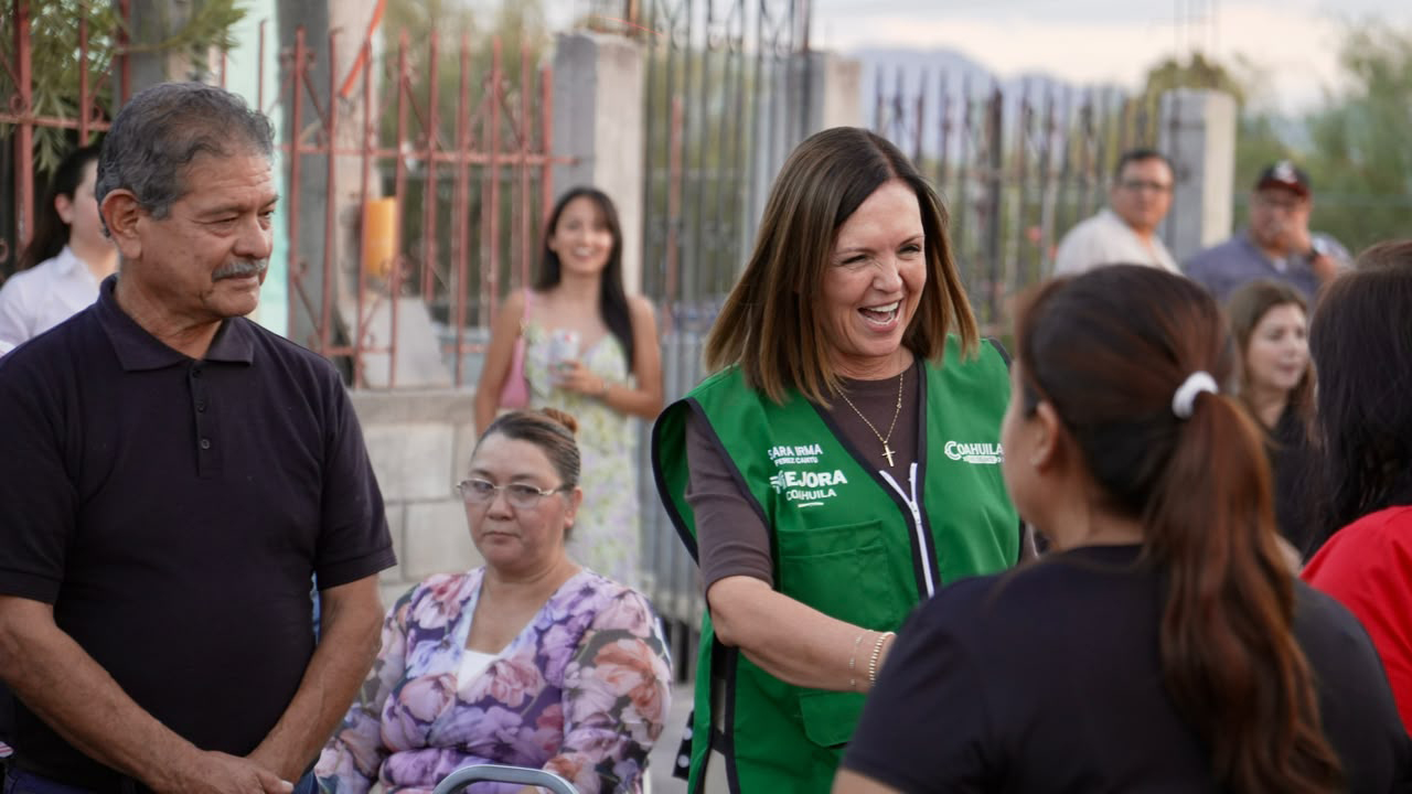 CUMPLE SARI PÉREZ CON ENTREGA DE BANQUETAS