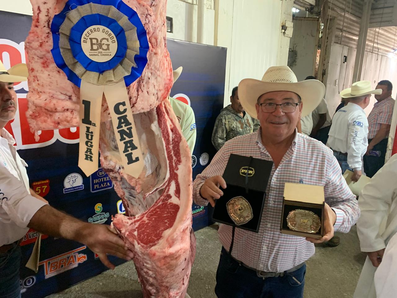 Gana Santana Garza Concurso del Becerro Gordo 2026