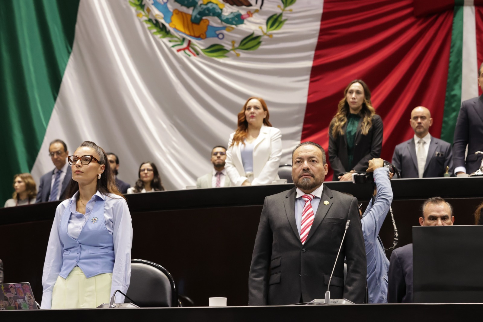 Guarda Pleno minuto de silencio por personas que fallecieron en transporte público en Tultitlán