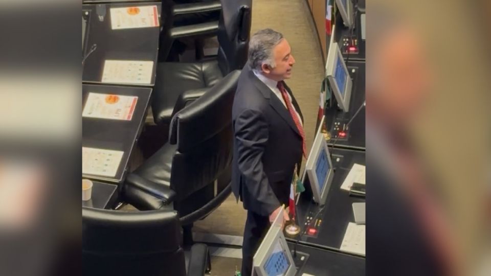 OFENDE A INZUNZA LO LLAMEN NARCOSENADOR