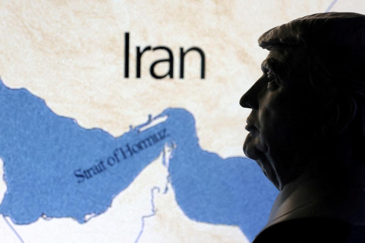 Busca Irán reabrir el estrecho de Ormuz