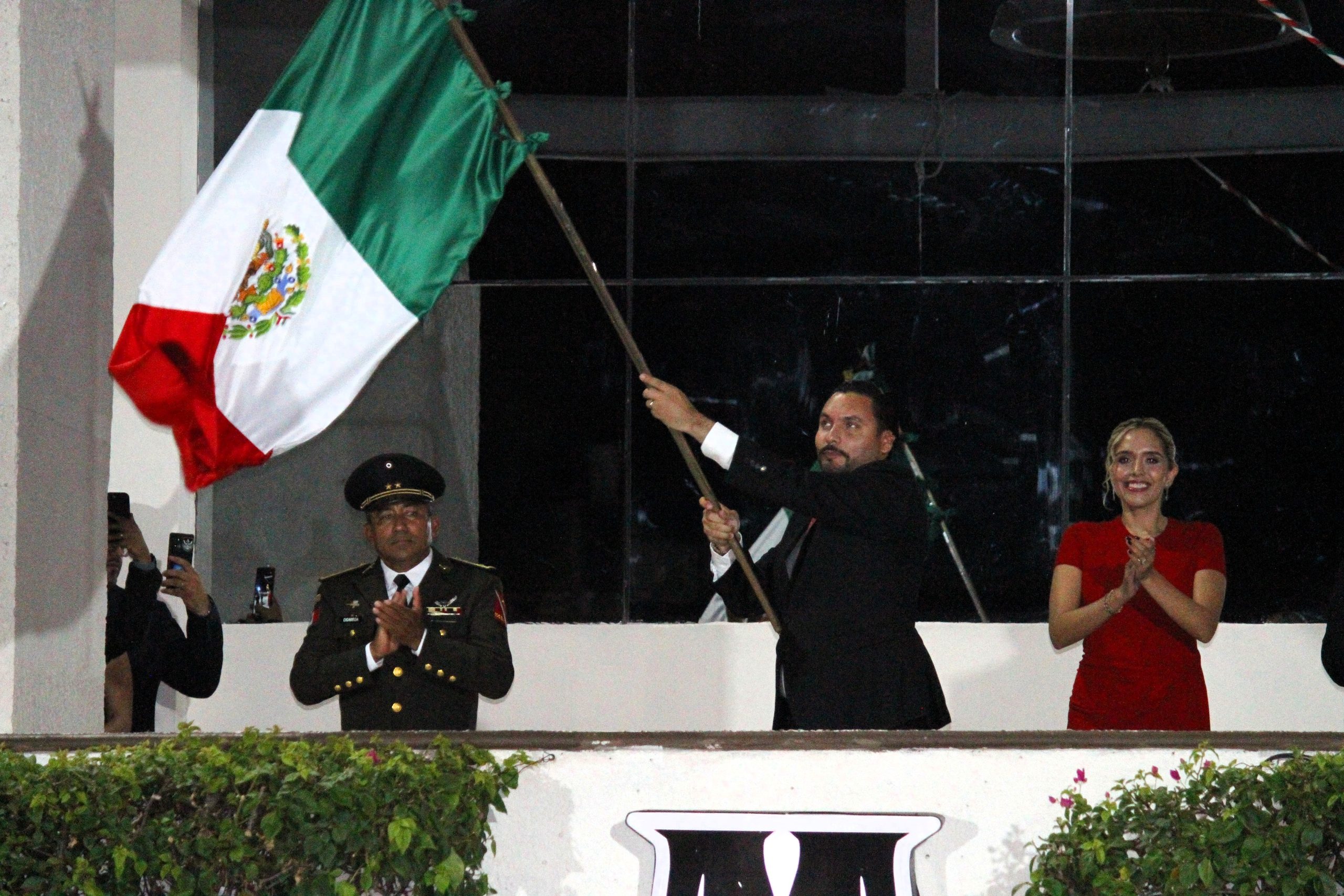 Celebra Carlos Villarreal Grito de Independencia