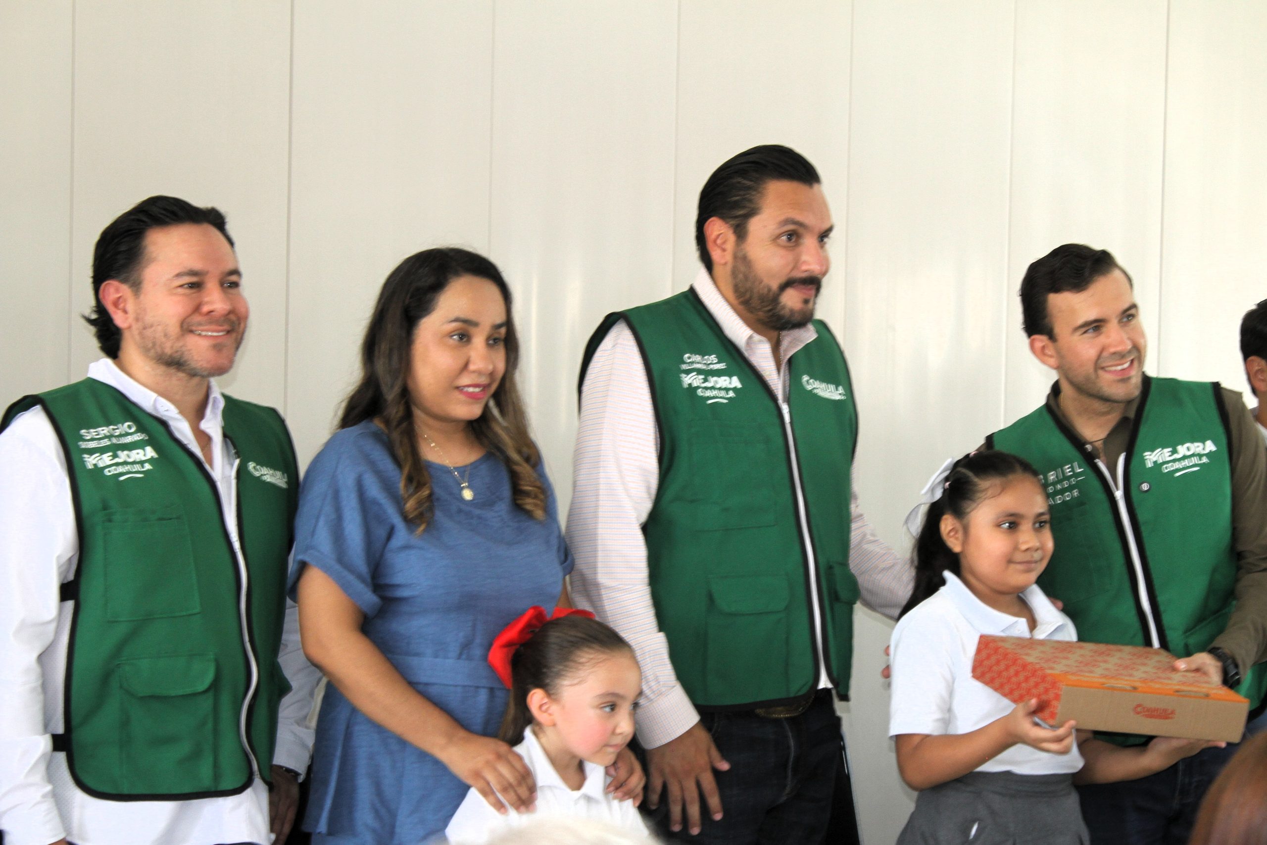 Estrenan escuela; dejan atrás las inundaciones