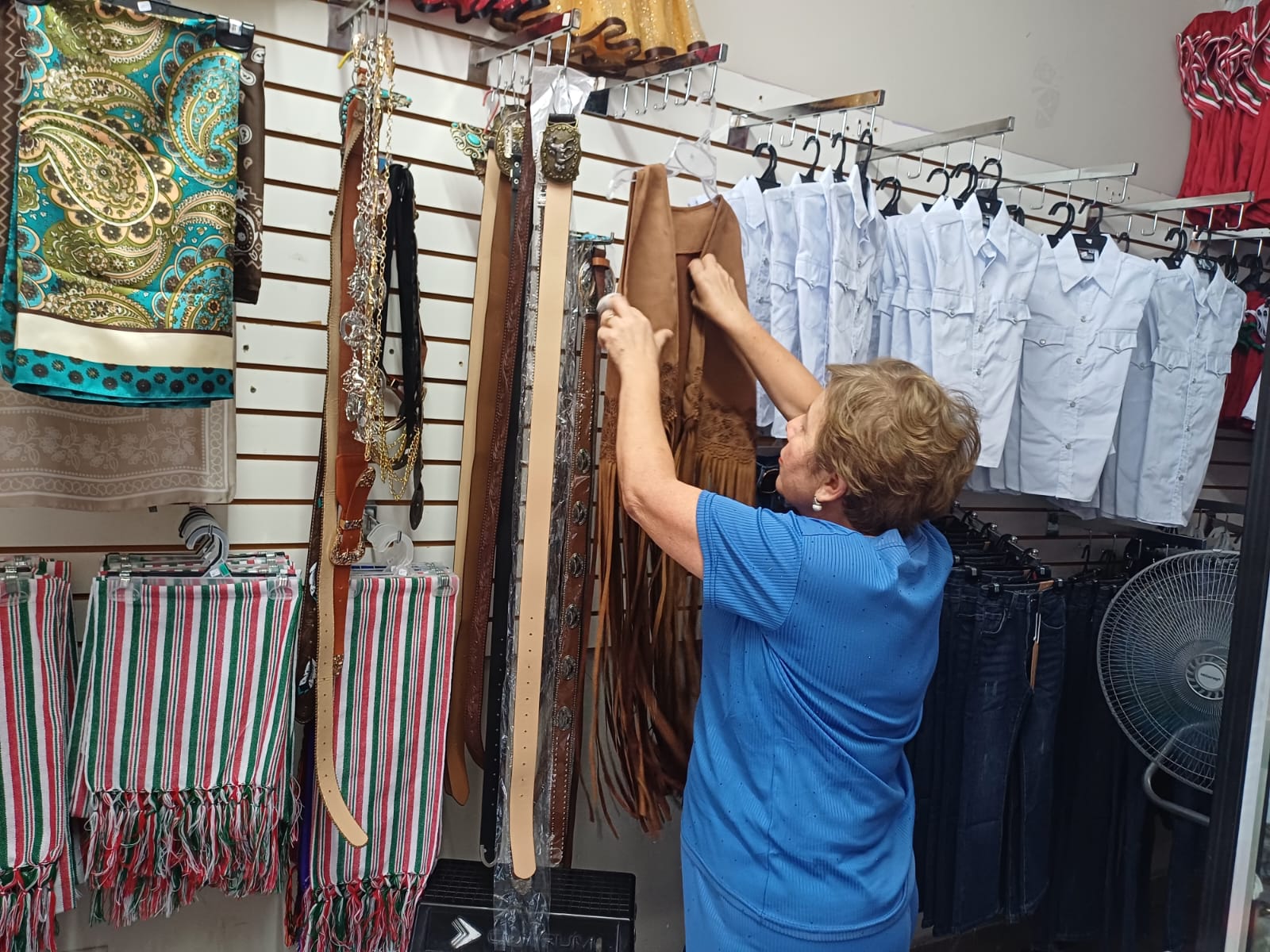 Se alistan comerciantes para fiestas grandes de Sabinas