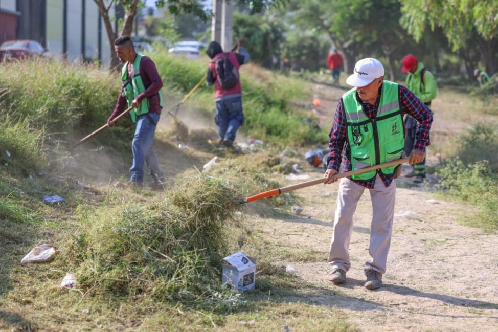 Supervisa Javier Díaz la brigada de embellecimiento