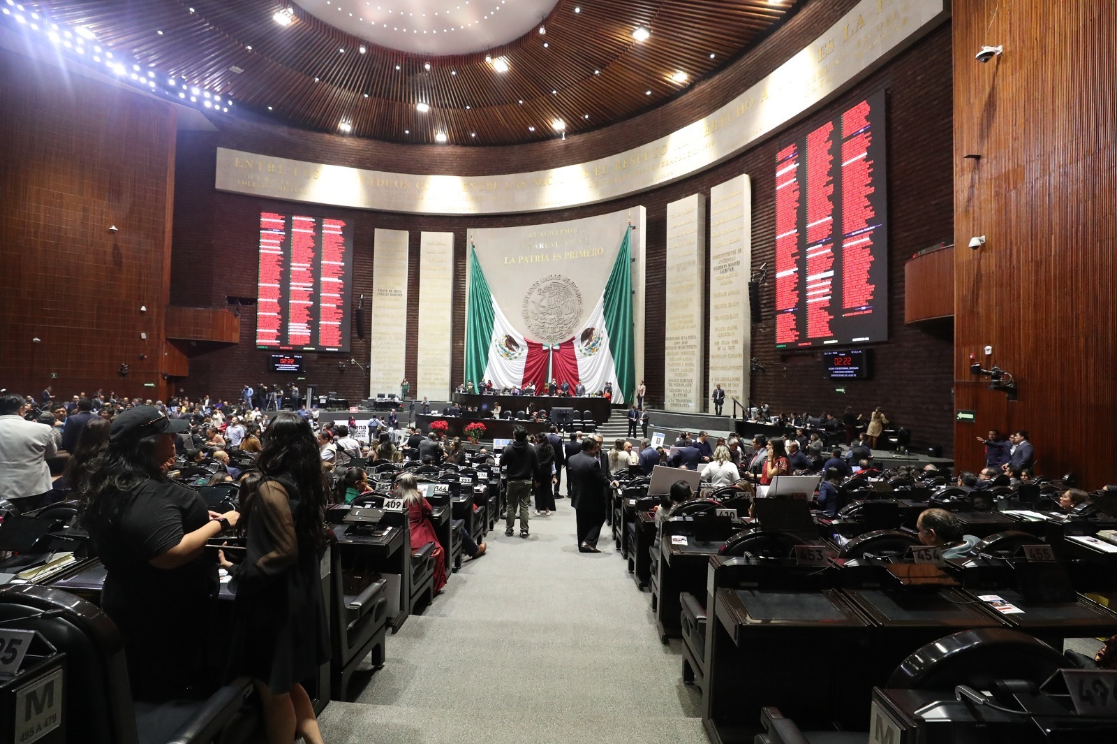 La Cámara de Diputados lamenta el sensible fallecimiento del diputado Zenyazen Escobar: Raúl Bolaños