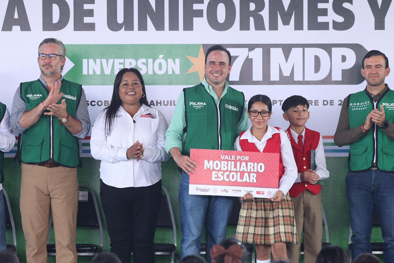 INICIA MANOLO ENTREGA DE UNIFORMES Y TENIS GRATIS