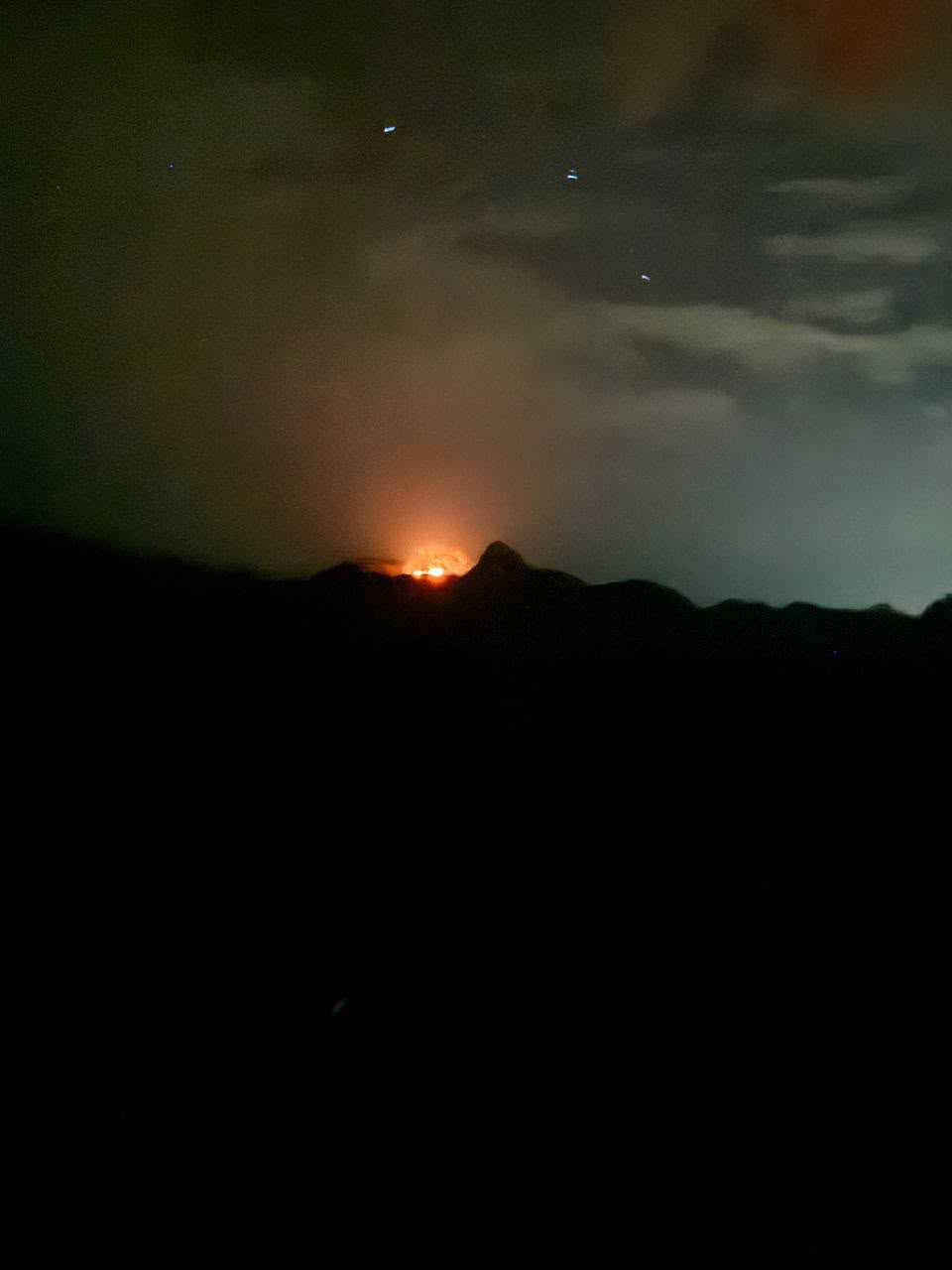 Combaten incendio en sierra de Múzquiz