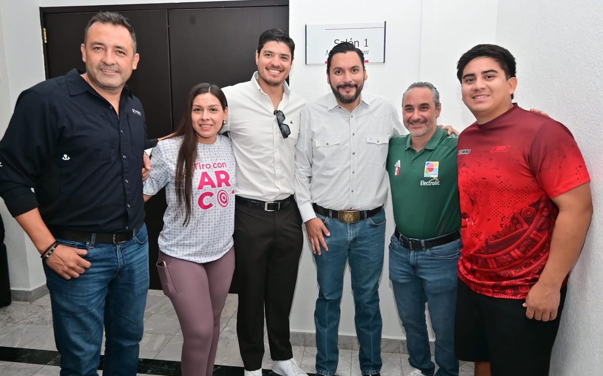 Da bienvenida Carlos Villarreal a entrenadores de tiro con arco