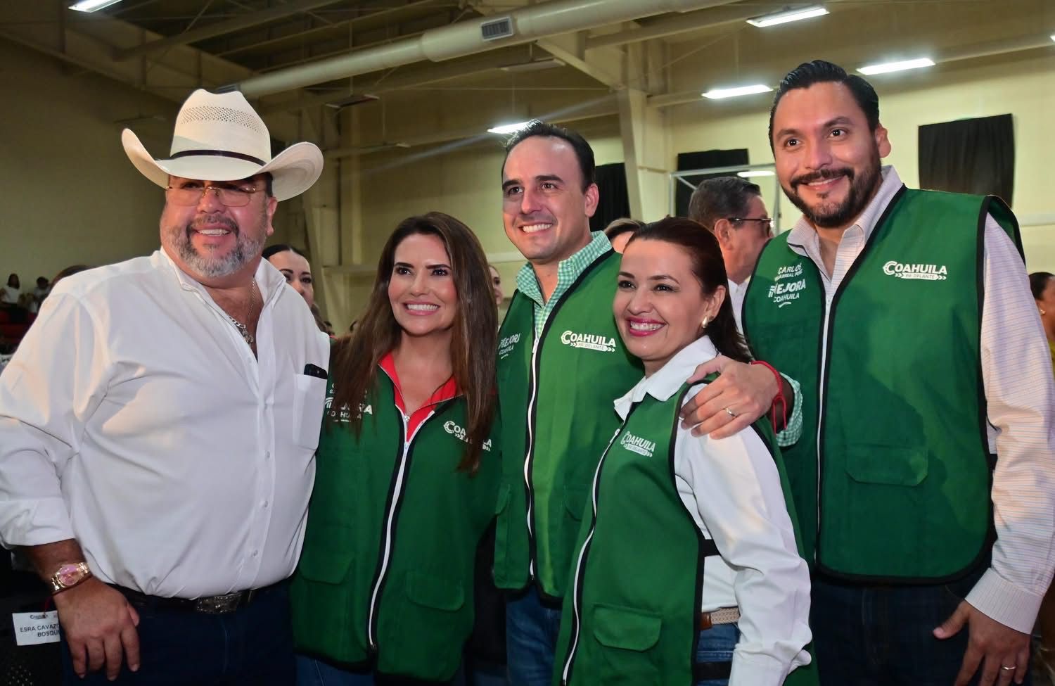 Llevan Manolo y Carlos apoyos del DIF Coahuila